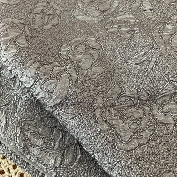 New with Tag Cejon Textured Floral Gray Lined Wrap - Picture 4 of 7
